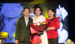 Ca sĩ Nhã Thanh bật khóc nói về gia đình: 'Tôi vẫn ở nhà thuê, bố mẹ vẫn làm ruộng'